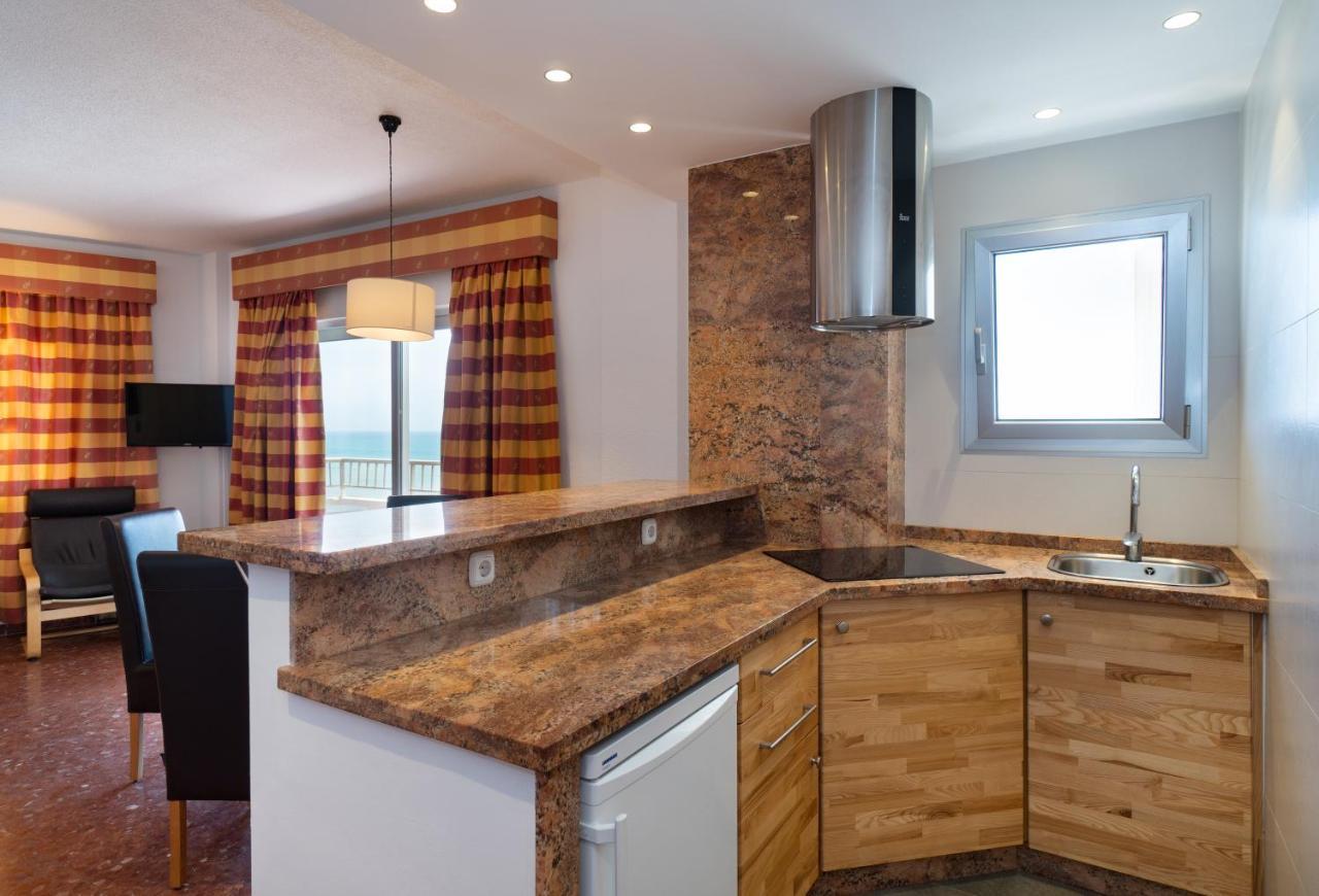 توريمولينوس Hotel Apartamentos Bajondillo المظهر الخارجي الصورة Kitchen