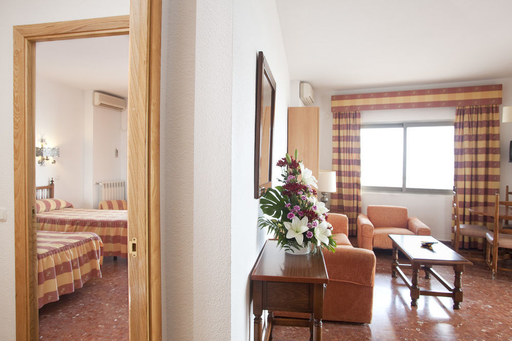 توريمولينوس Hotel Apartamentos Bajondillo المظهر الخارجي الصورة Room in a hotel