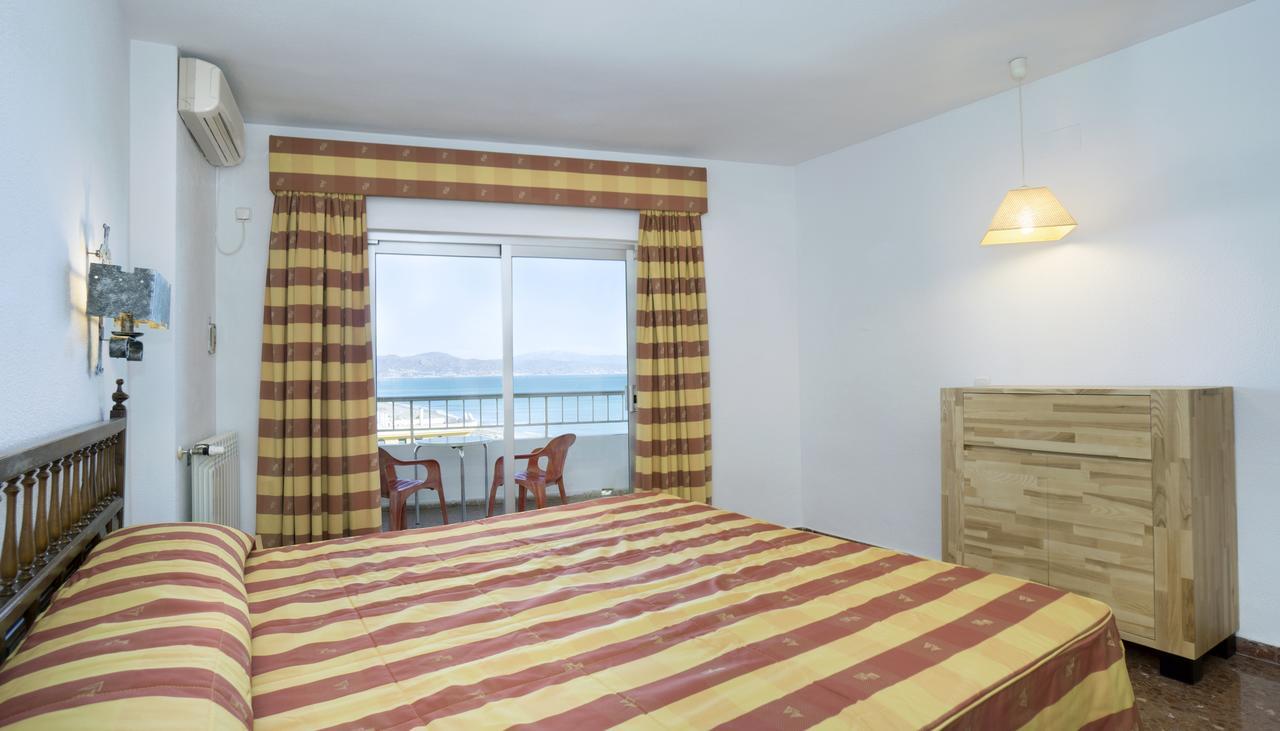 توريمولينوس Hotel Apartamentos Bajondillo المظهر الخارجي الصورة Bedroom with sea view