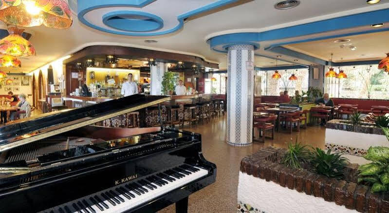 توريمولينوس Hotel Apartamentos Bajondillo المظهر الخارجي الصورة The interior of the hotel