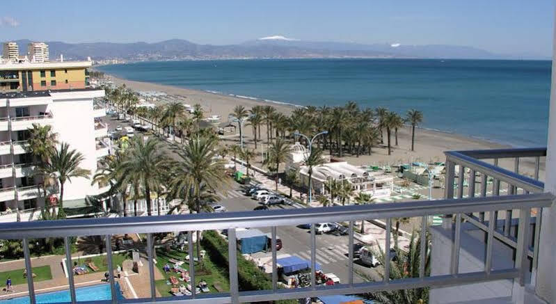 توريمولينوس Hotel Apartamentos Bajondillo المظهر الخارجي الصورة The beach at Torrevieji