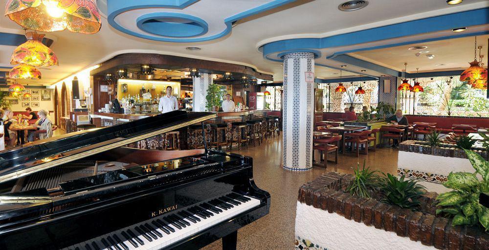 توريمولينوس Hotel Apartamentos Bajondillo المظهر الخارجي الصورة The interior of the hotel